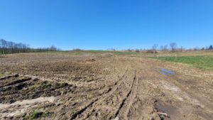 29.03.2023_Widok Placu Budowy w okolicy wykonania obiektu WS-1 (widok w stronę zachodnią), S74 km 6+400