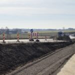 14_2025.03.04_DK9 km 4+550 widok od strony północno wschodniej na objazd i rondo, włączenie do DW757
