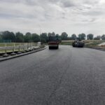 06_2025.07.07_DK9 km 4+550 widok od strony południowej na WD-3 węzeł WO układanie AC 22P