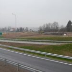 02_2025.11.04_DK9 km 1+300 widok od strony północnej na Łącznicę D roboty wykończeniowe